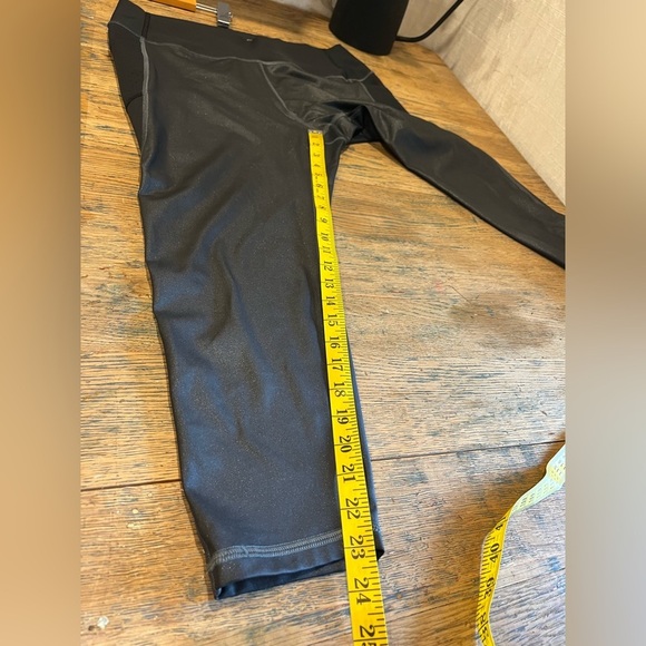 🩶 GapFit Sculpt Revolution Capri Leggings – Size XL - Picture 4 of 7